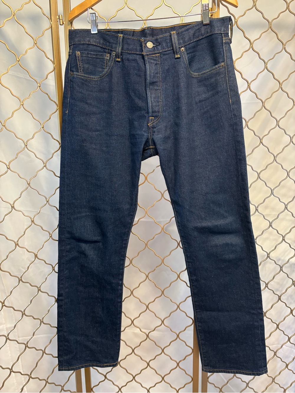 Levi's Classic 501s Buttonfly Men's Dark Blue Straight Jeans size 34 x 32 NWOT